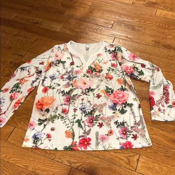 NWOT Floral Long Sleeve Women's Top, M - Picture 5 of 5